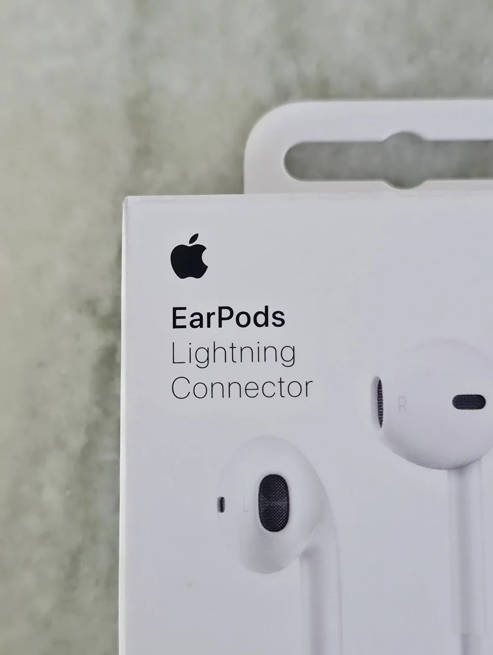 Apple | EarPods with Lightning Connector